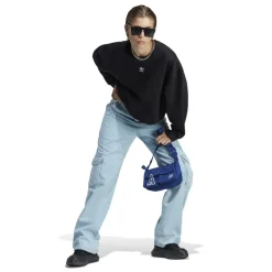 adidas Originals Adicolor Essentials Crew Sweatshirt in Black