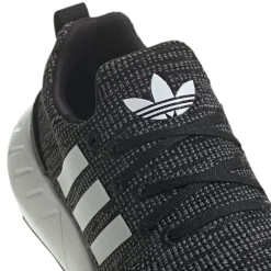 adidas Originals Junior Swift Run 22 Trainers in Black-White