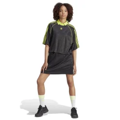 adidas Originals Relaxed Fit Crew Neck T-Shirt in Black