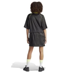 adidas Originals Relaxed Fit Crew Neck T-Shirt in Black