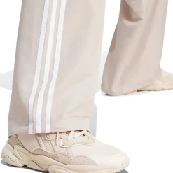 adidas Originals 3s Carg Pants in Brown