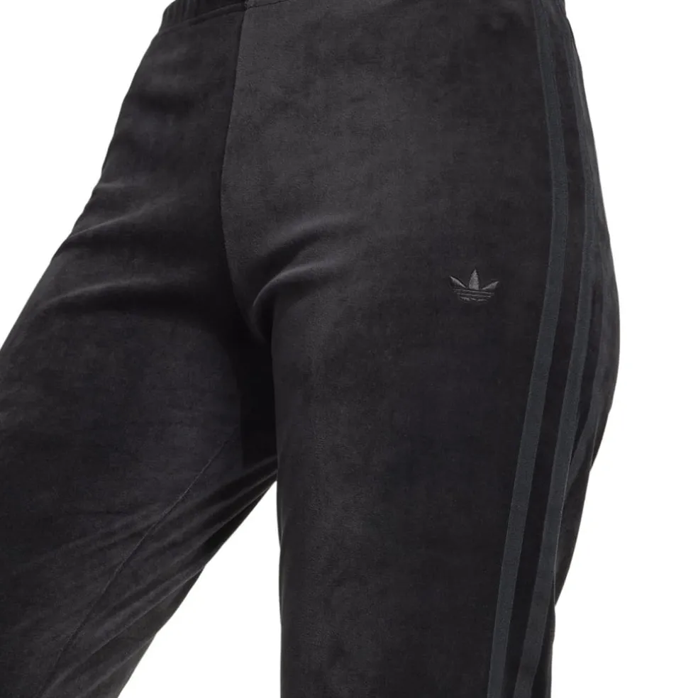 adidas Originals W Velvet Flar in Black