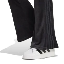 adidas Originals W Velvet Flar in Black