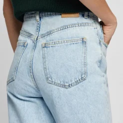 Boss Modern Mom 3.0 Jeans in Blue