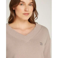 Calvin Klein Jeans Neck Pullover Sweater in Pink
