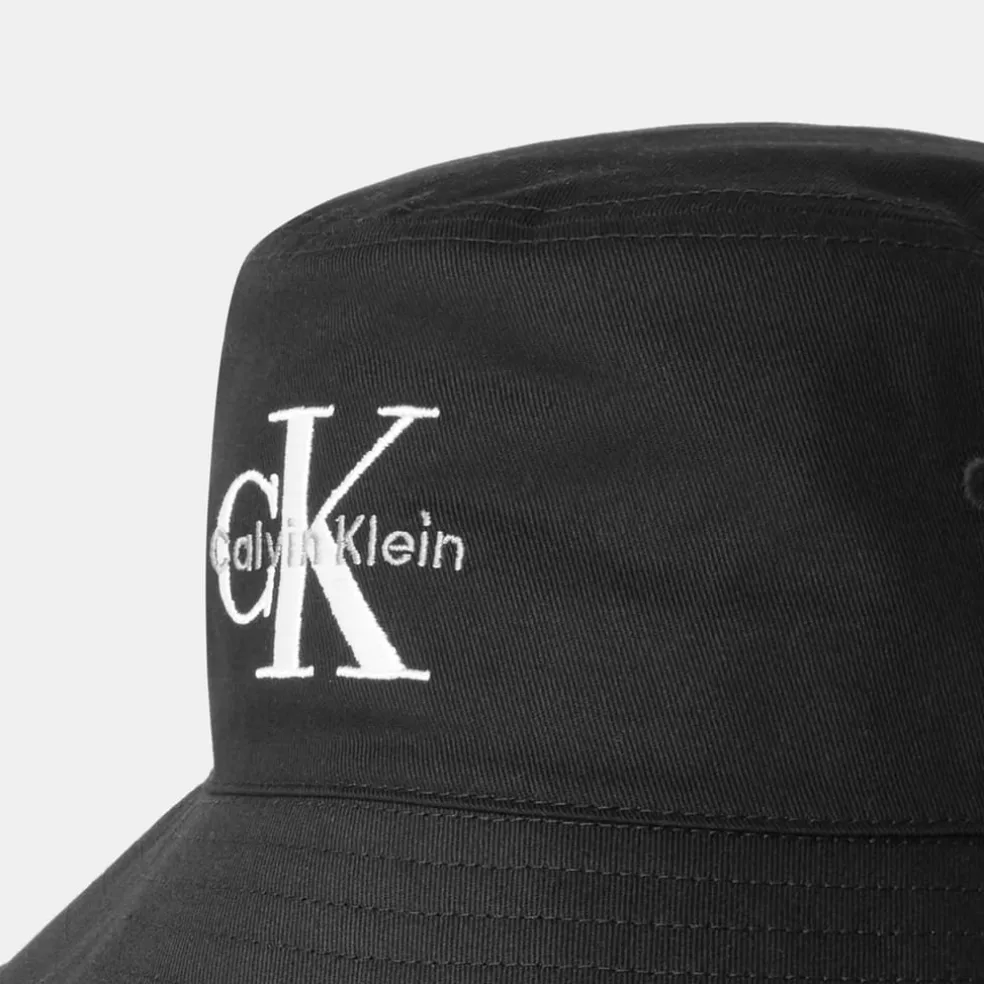 Calvin Klein Jeans Ckj Mono Bucket in Black