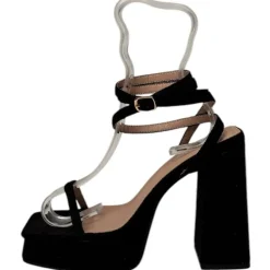 Chic Pltfm Strp Sndl in Black