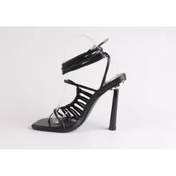 Chic Strp Tie Sndl in Black