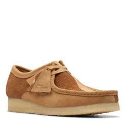 Clarks Originals Wallabee Shoes in Tan