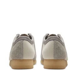 Clarks Originals Wallabee Shoes in Grey