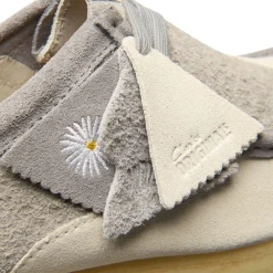 Clarks Originals Wallabee Shoes in Grey