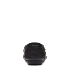 Clarks Walk Shoes in Black