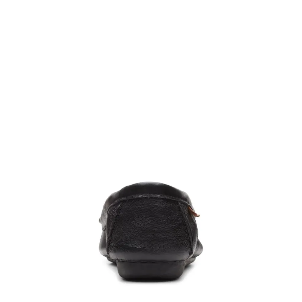 Clarks Walk Shoes in Black