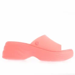 Crocs Skyline Sliders in Pink
