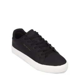 Duck and Cover Clasper Trainers in Black