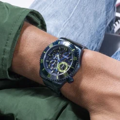 Guess Stainless Steel Fashion Analogue Quartz Watch in Blue