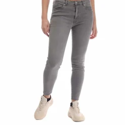 Hugo 932 Slim-Fit Jeans in Grey