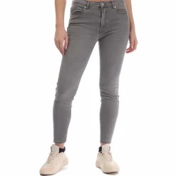 Hugo 932 Slim-Fit Jeans in Grey