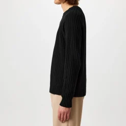 Hugo Jumper in Black