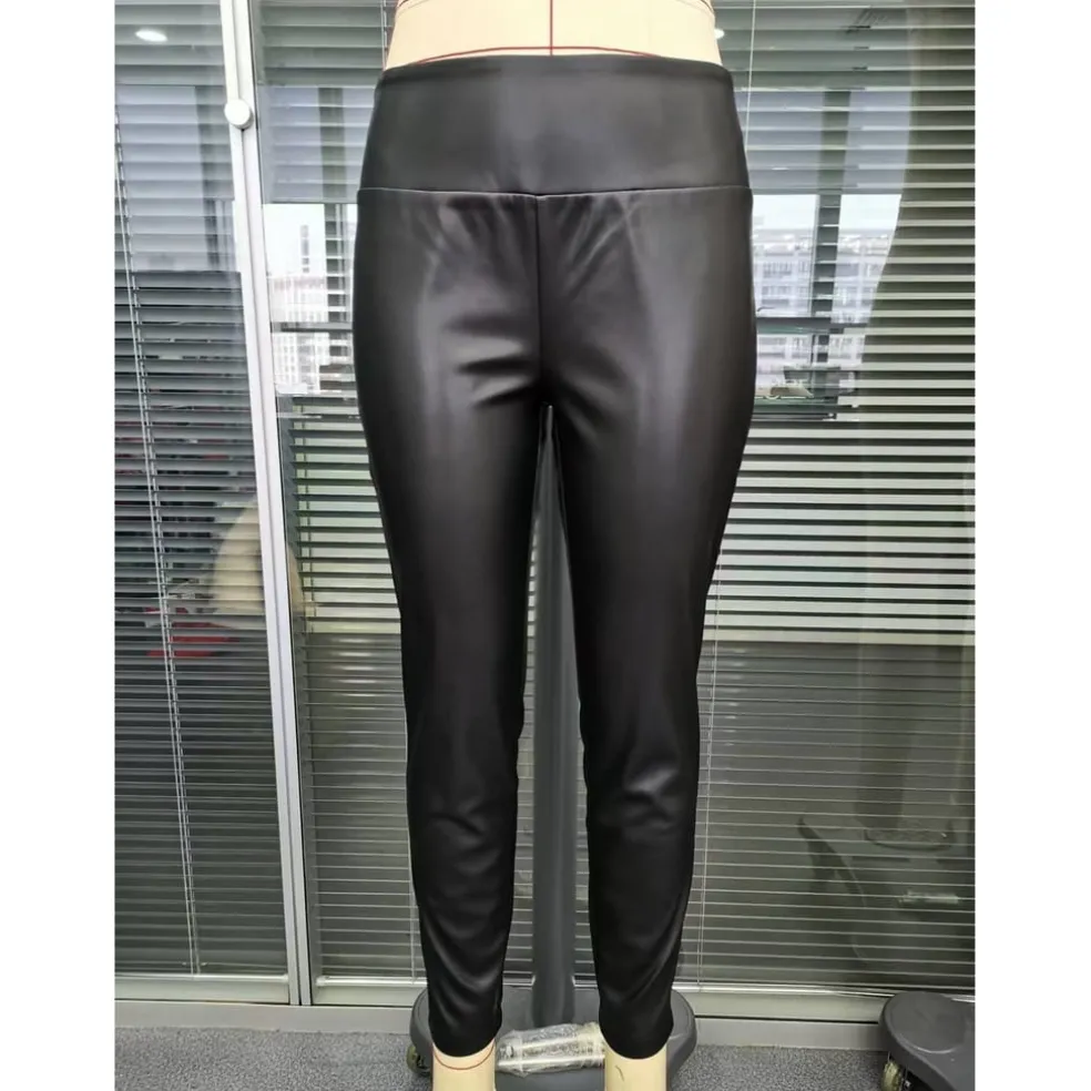 I Saw It First Pu Leggs Ld54 in Black