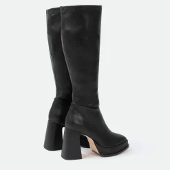 I Saw It First Saw It First Knee High Boots Woman in Black