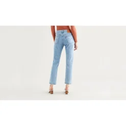 Levis 501 Crop Jeans in Light Blue