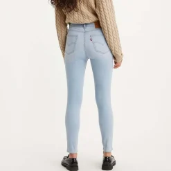 Levis 721 High Rise Skinny Fit Jeans in Light Blue