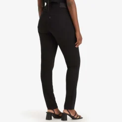Levis 721 High-Rise Skinny Jeans in Black