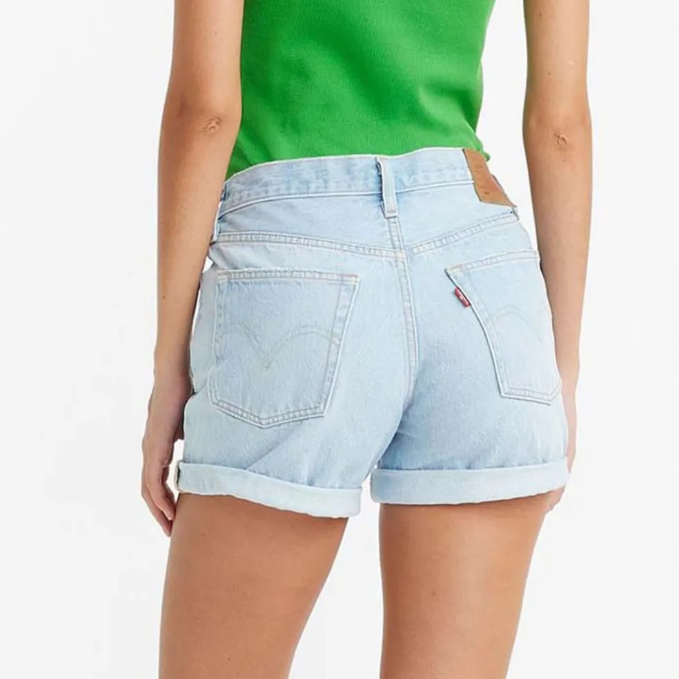 Levis 501 Rolled Shorts in Light Blue