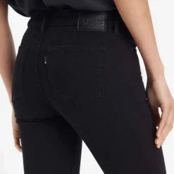 Levis 712 Slim Welt Pocket Jeans in Black