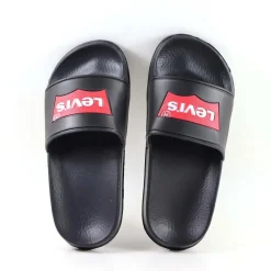 Levis Batwing Slider in Black