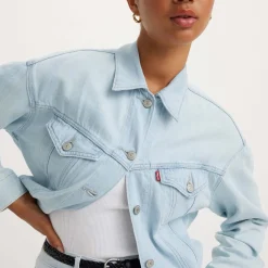 Levis Lightweight Trucker Jacket in Light Blue
