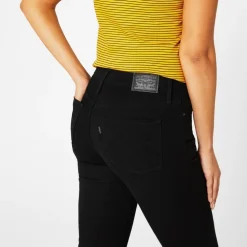 Levis Shaping Skinny Jeans in Black