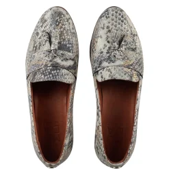 Moda in Pelle Loafers in Gold