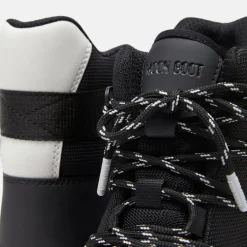 Moon Boot Park Snowboarding Boot Flat Heel in Black