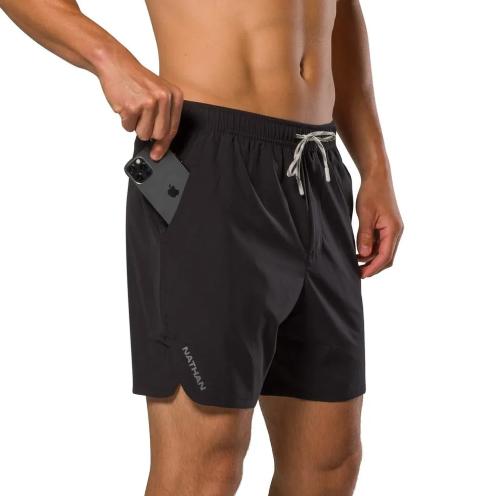 Nathan Ess Shorts 7 un in Black
