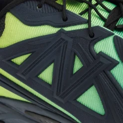 New Balance 610 Trainers in Navy