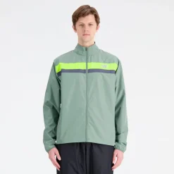 New Balance Accelerate Jacket in Green