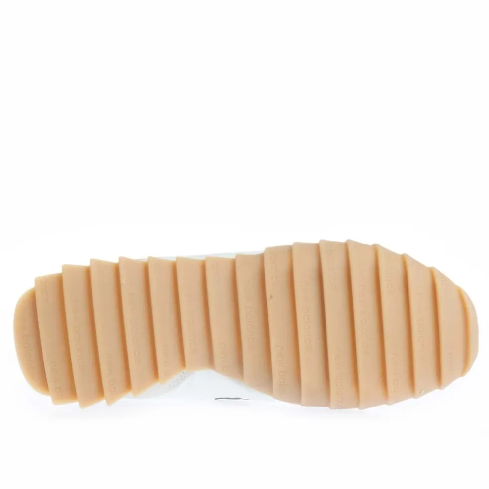 New Balance RC30 Trainers in White