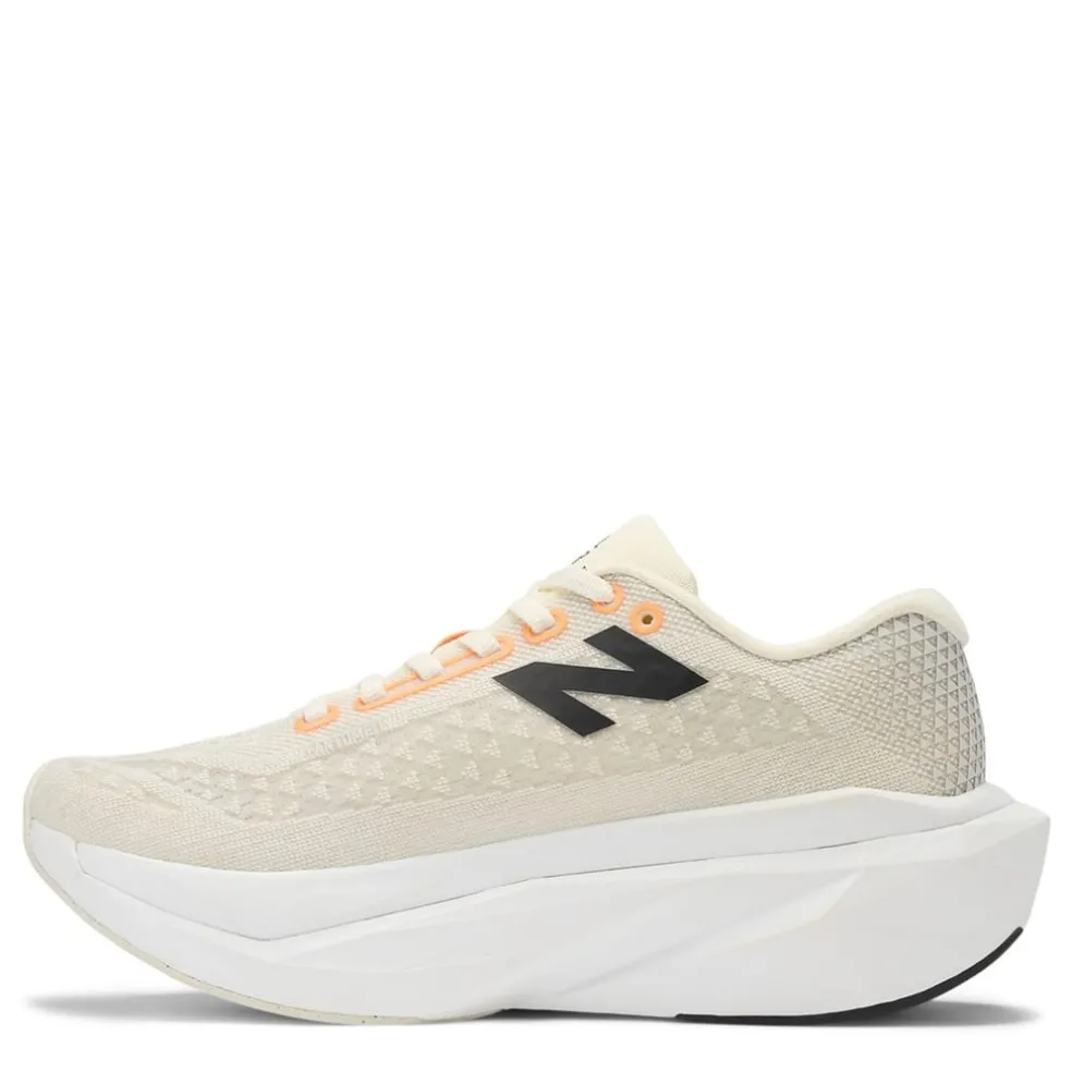 New Balance Womens Fuelcell Supercomp V3 Trainer in White