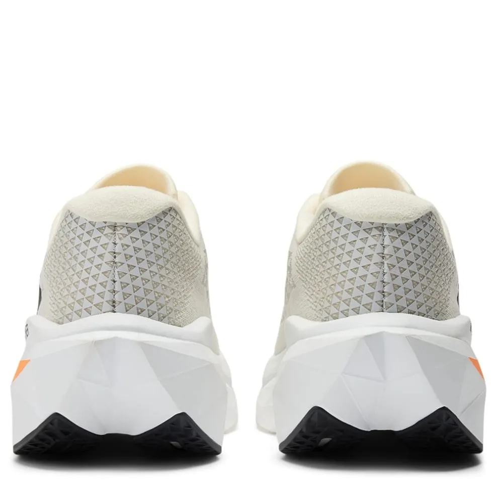 New Balance Womens Fuelcell Supercomp V3 Trainer in White