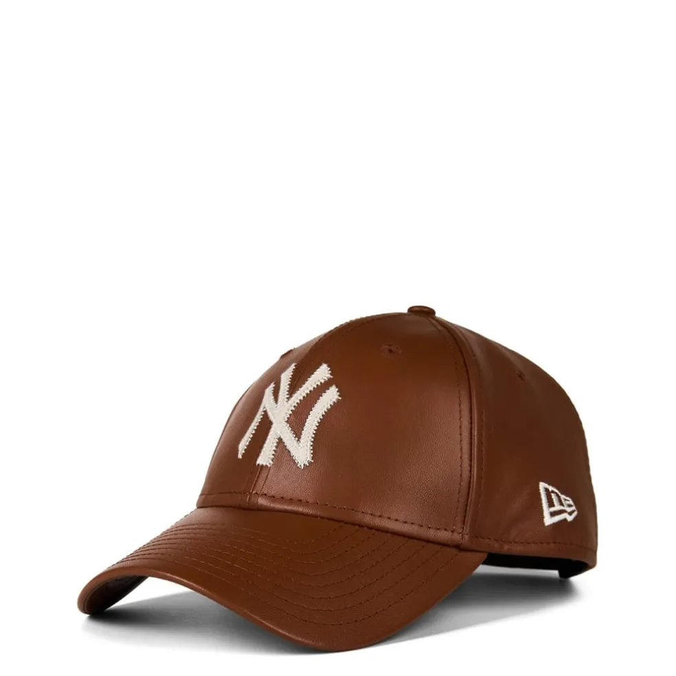 New Era 9FORTY Leather Cap in Brown