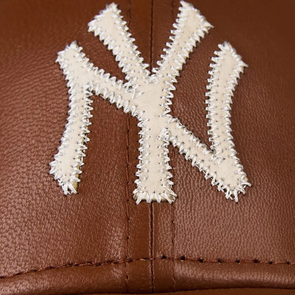 New Era 9FORTY Leather Cap in Brown