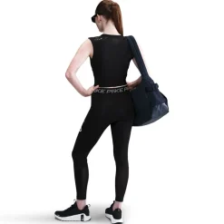 Nike 7 8 Teamtee in Black