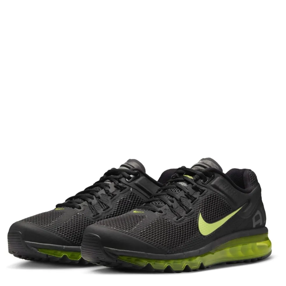 Nike Air Max 2013 Low Top Sneakers in Black