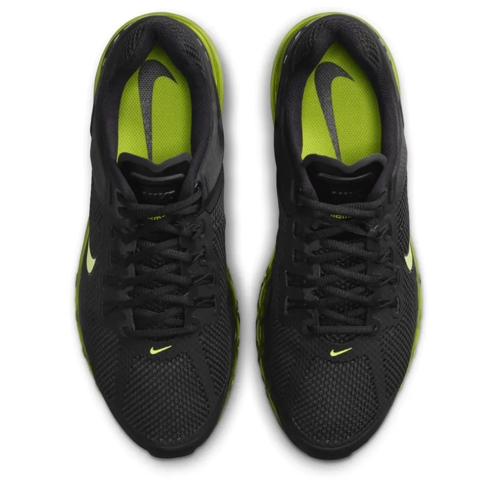 Nike Air Max 2013 Low Top Sneakers in Black