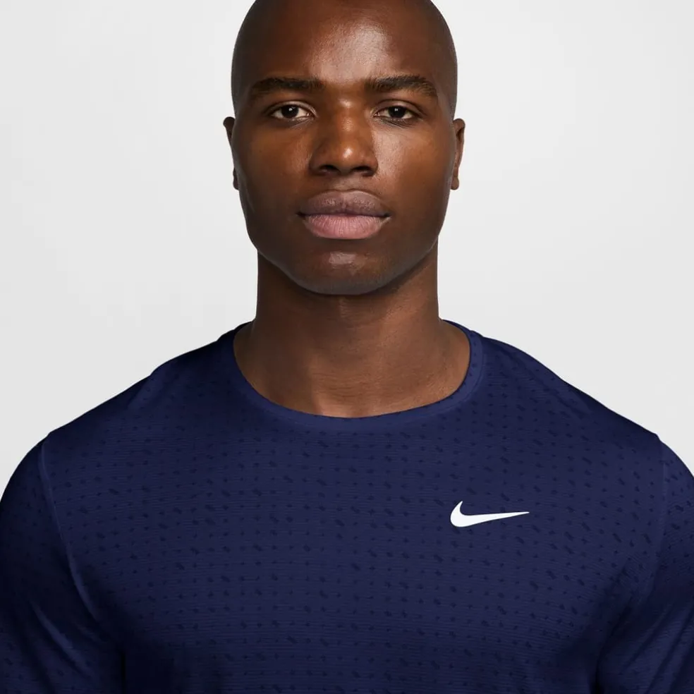 Nike Breathe Miler in Blue