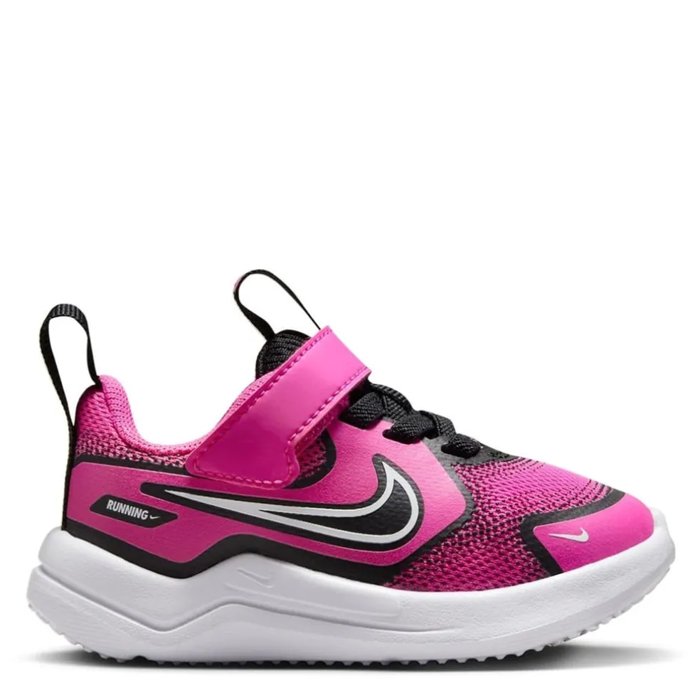 Nike Cosmic Runner in Pink