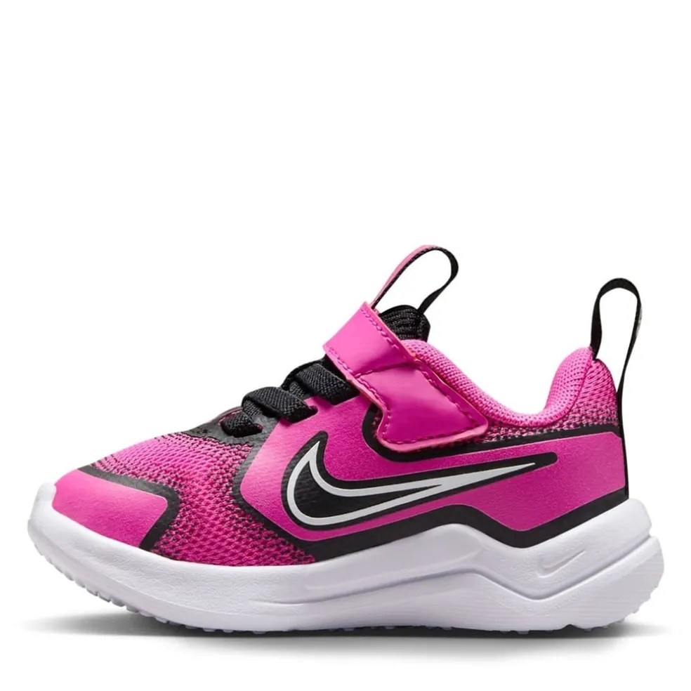 Nike Cosmic Runner in Pink