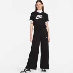 Nike Futura T-Shirt Ladies in Black